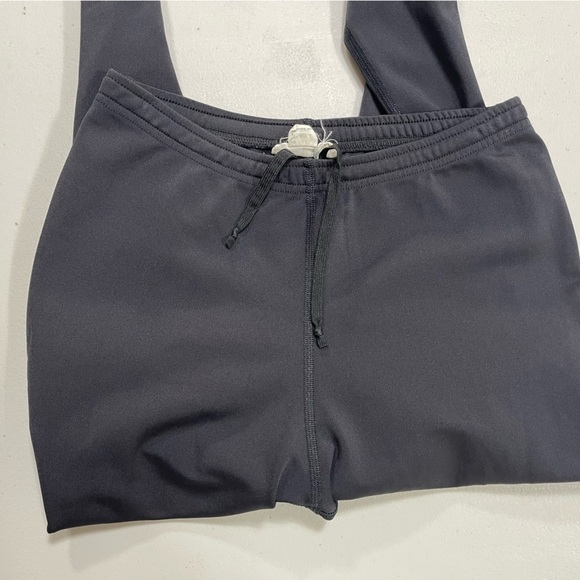 J. Crew black leggings with zippered ankles. Women’s size M - Picture 6 of 10